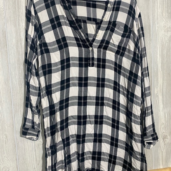 Old Navy Tops - Black and White Plaid Women's Top